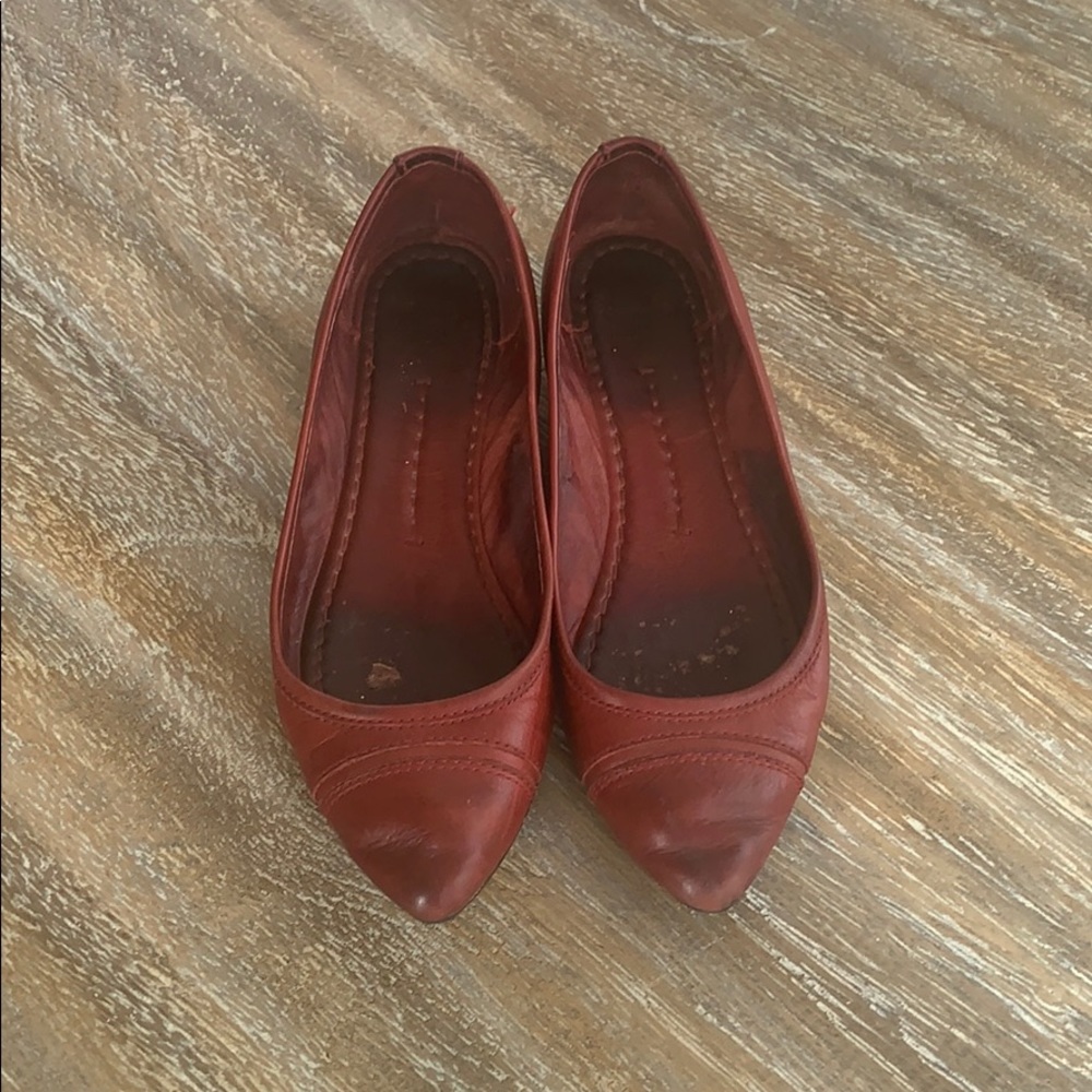 Frye flats